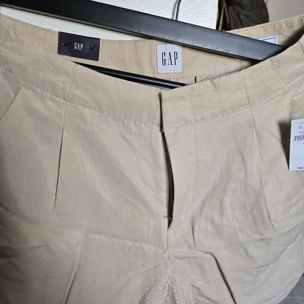 GAP Women's Beige Bermudas